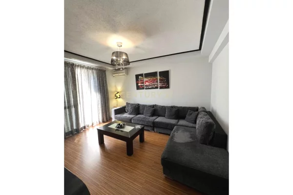 Shtepi me qera Apartament ne Tirane, 1+1, Mobilimi E mobiluar, Pagesa 850  Euro.