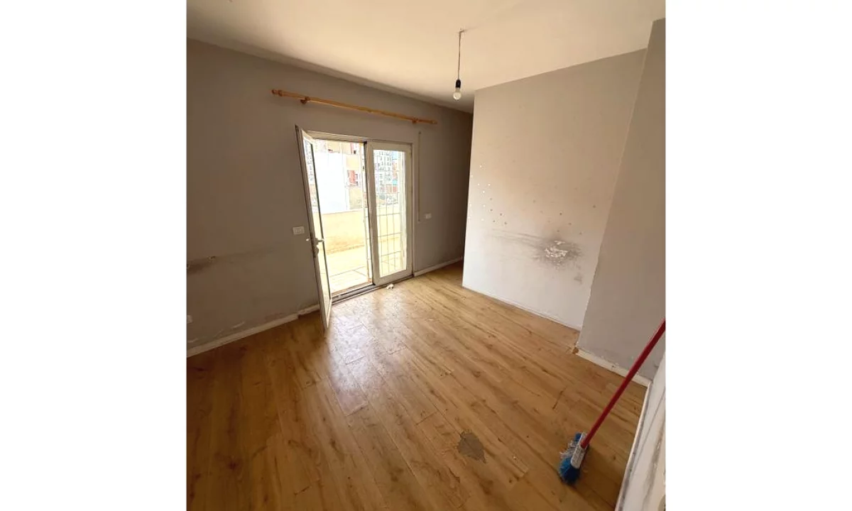 Appartamento in vendita a Tirana 1+1, Vuoto
