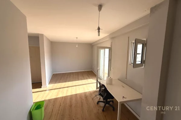 Appartamento in vendita a Tirana 1+1, Vuoto