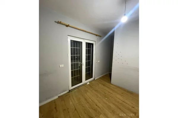 Appartamento in vendita a Tirana 1+1, Vuoto