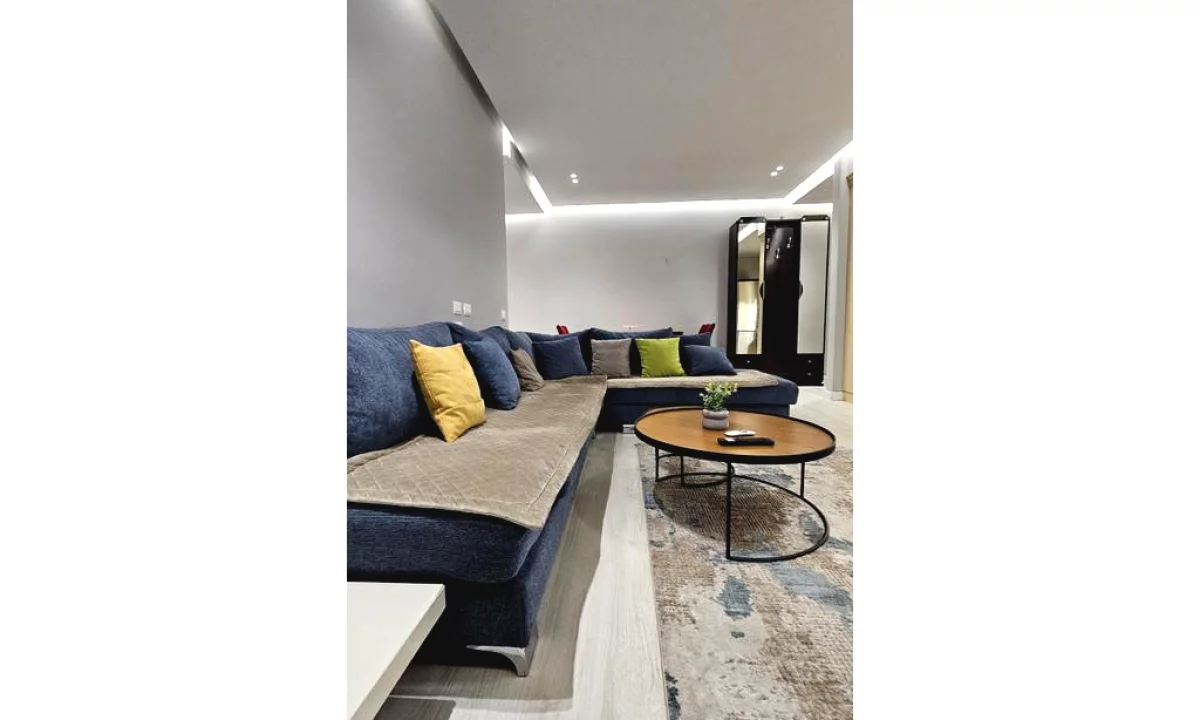 Appartamento in vendita a Tirana 2+1, Arredato