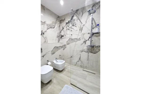 Appartamento in vendita a Tirana 2+1, Arredato