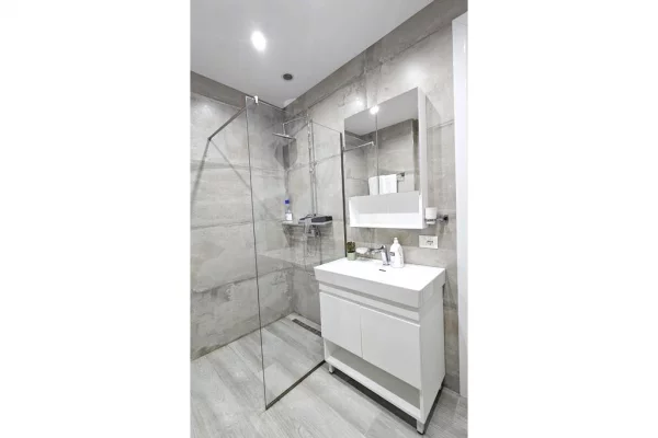 Appartamento in vendita a Tirana 2+1, Arredato