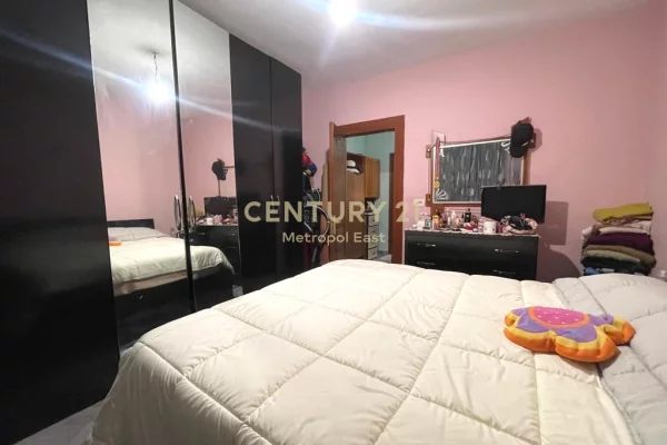 Appartamento in vendita a Tirana 1+1, Arredato