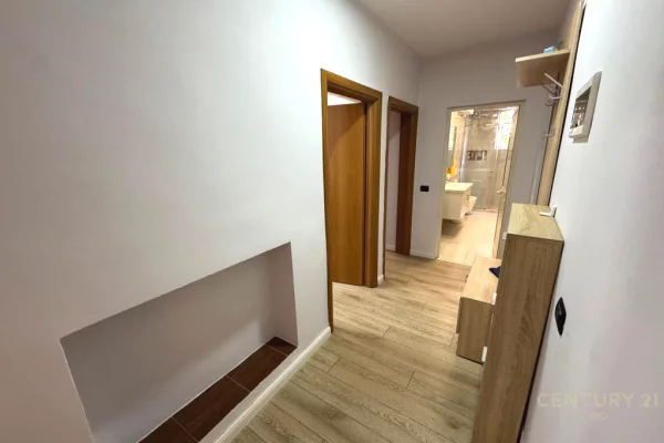 Shtepi me qera Apartament ne Tirane, 2+1, Mobilimi E mobiluar, Pagesa 700  Euro.