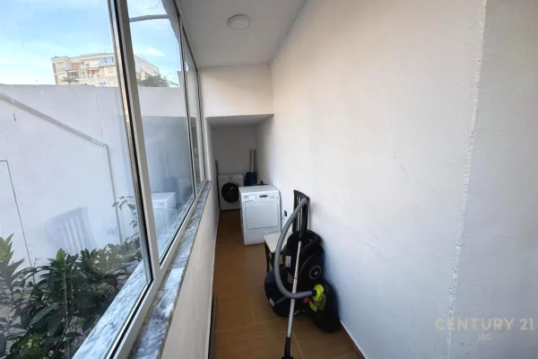 Shtepi me qera Apartament ne Tirane, 2+1, Mobilimi E mobiluar, Pagesa 700  Euro.