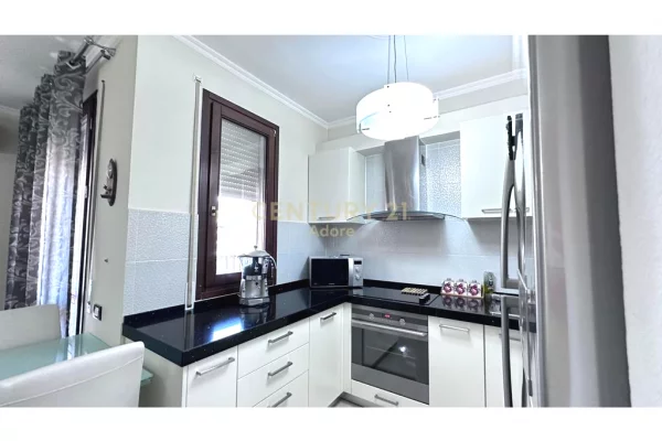 Shtepi me qera Apartament ne Tirane, 2+1, Mobilimi E mobiluar, Pagesa 650  Euro.