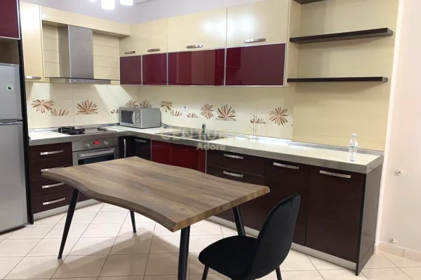 Shtepi me qera Apartament ne Tirane, 1+1, Mobilimi E mobiluar, Pagesa 500  Euro.