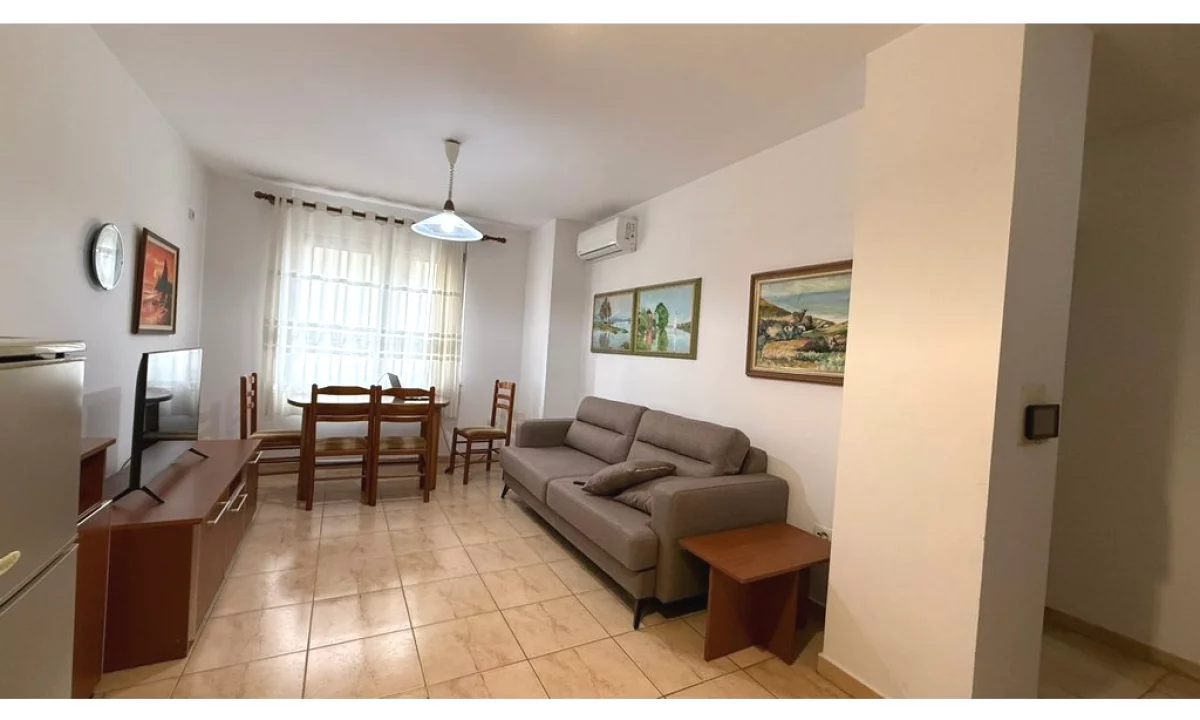 Shtepi me qera Apartament ne Tirane, 1+1, Mobilimi E mobiluar, Pagesa 550  Euro.