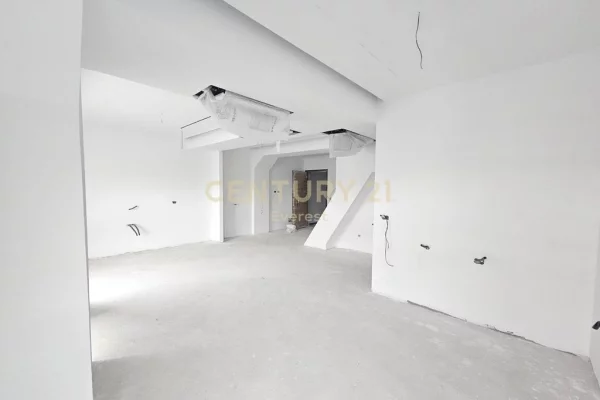 Business Property in Sale 3+1 in Tirana - 185,000 Euro