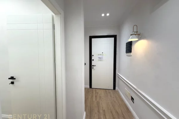 Appartamento in vendita a Tirana 1+1, Arredato