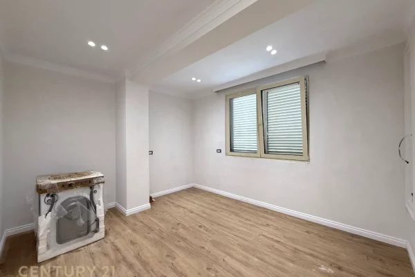 Appartamento in vendita a Tirana 1+1, Arredato