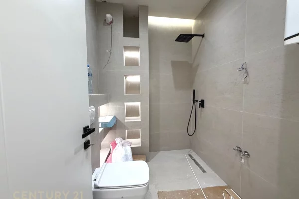 Appartamento in vendita a Tirana 1+1, Arredato