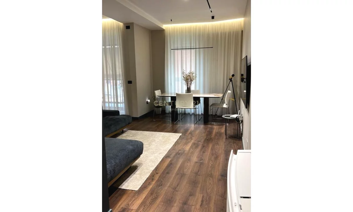 Shtepi ne shitje Apartament ne Tirane, 2+1, Mobilimi E mobiluar, Pagesa 360,000  Euro.