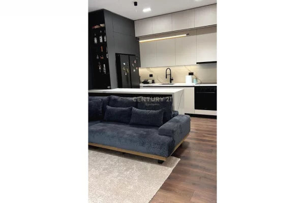 Shtepi ne shitje Apartament ne Tirane, 2+1, Mobilimi E mobiluar, Pagesa 360,000  Euro.