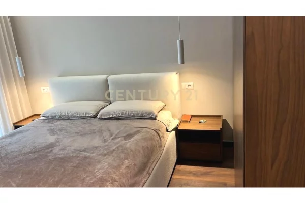 Shtepi ne shitje Apartament ne Tirane, 2+1, Mobilimi E mobiluar, Pagesa 360,000  Euro.