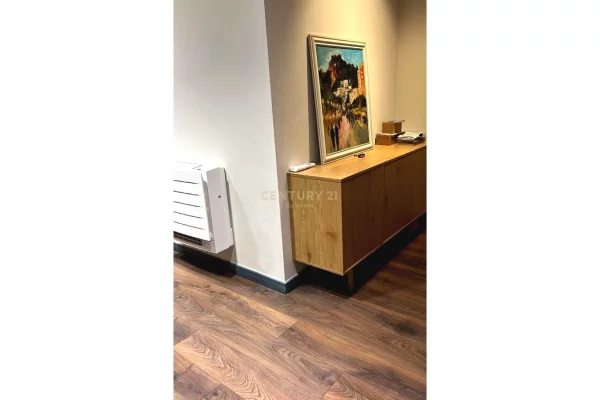 Shtepi ne shitje Apartament ne Tirane, 2+1, Mobilimi E mobiluar, Pagesa 360,000  Euro.