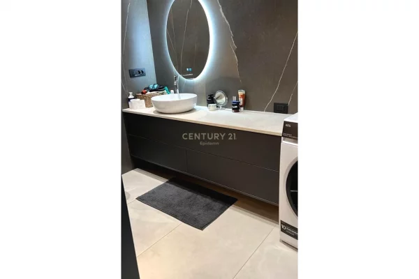 Shtepi ne shitje Apartament ne Tirane, 2+1, Mobilimi E mobiluar, Pagesa 360,000  Euro.