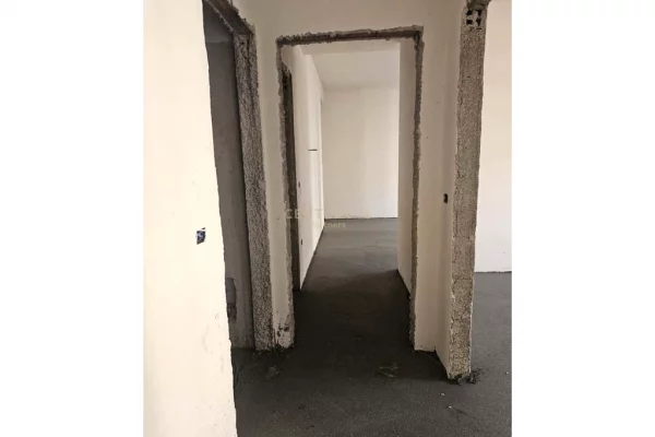 Shtepi ne shitje Apartament ne Tirane, 2+1, Mobilimi Bosh, pa mobiluar, Pagesa 205,000  Euro.