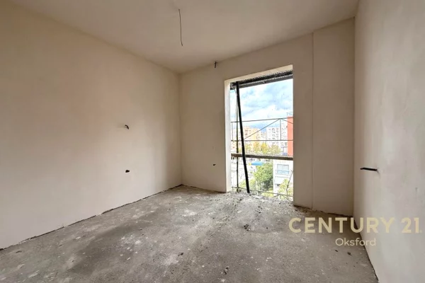 Shtepi ne shitje Apartament ne Tirane, 2+1, Mobilimi E mobiluar, Pagesa 185,000  Euro.