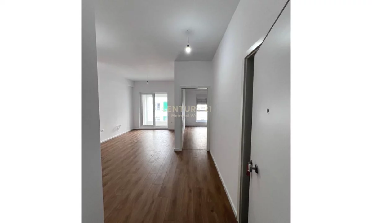 Appartamento in vendita a Tirana 1+1, Arredato