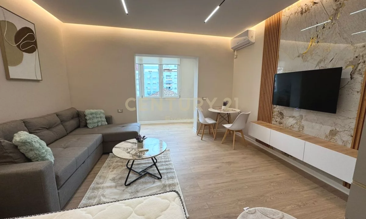 Appartamento in vendita a Tirana Garsoniere, Arredato