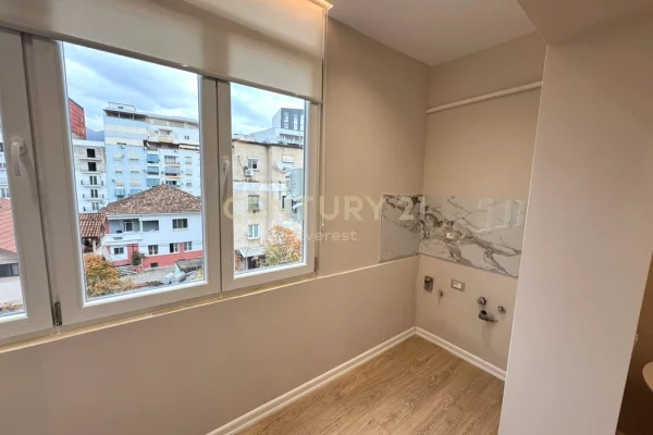 Appartamento in vendita a Tirana Garsoniere, Arredato