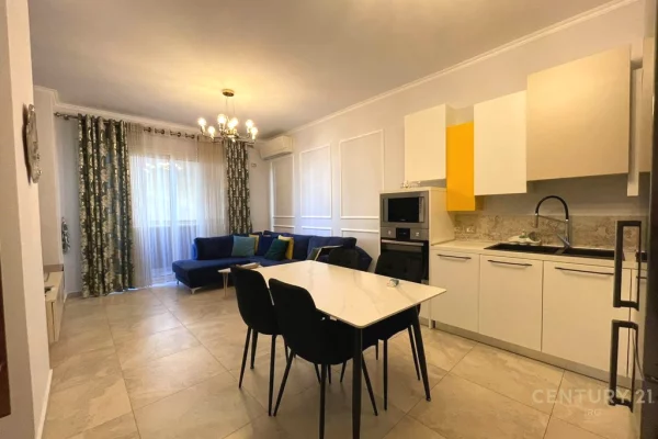 Shtepi ne shitje Apartament ne Tirane, 2+1, Mobilimi E mobiluar, Pagesa 165,000  Euro.