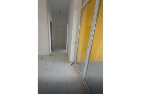 Shtepi ne shitje Apartament ne Tirane, 2+1, Mobilimi E mobiluar, Pagesa 157,000  Euro.