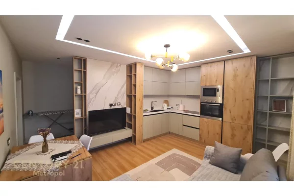 Shtepi ne shitje Apartament ne Tirane, 1+1, Mobilimi E mobiluar, Pagesa 135,000  Euro.