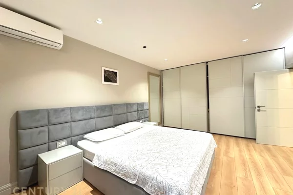 Shtepi ne shitje Apartament ne Tirane, 1+1, Mobilimi E mobiluar, Pagesa 135,000  Euro.