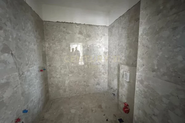 Shtepi ne shitje Apartament ne Tirane, 1+1, Mobilimi E mobiluar, Pagesa 120,000  Euro.