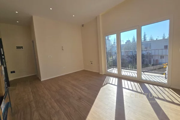 Shtepi ne shitje Apartament ne Tirane, 1+1, Mobilimi E mobiluar, Pagesa 92,000  Euro.