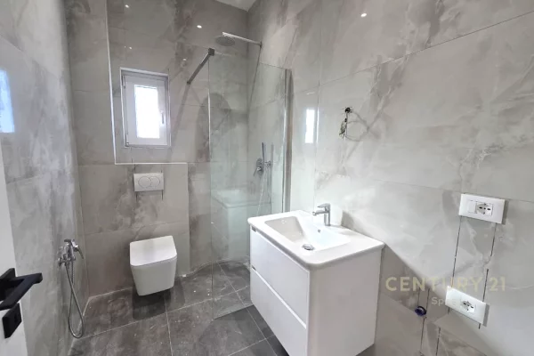 Shtepi ne shitje Apartament ne Tirane, 1+1, Mobilimi E mobiluar, Pagesa 92,000  Euro.