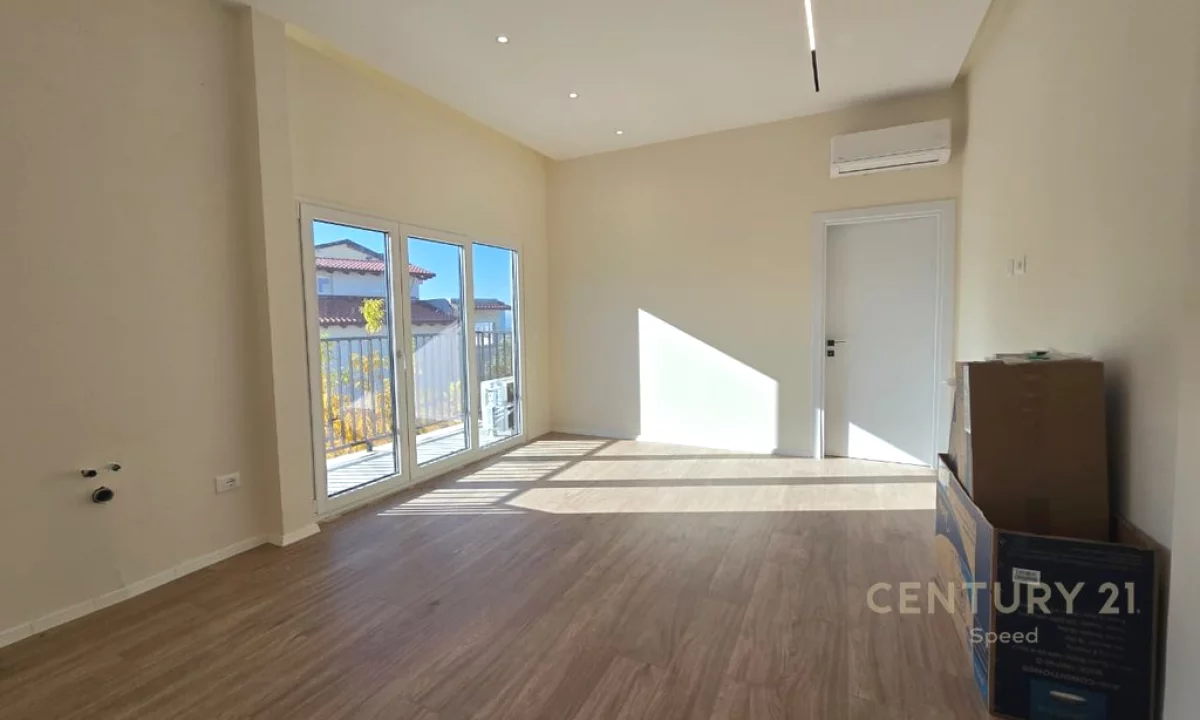 Shtepi ne shitje Apartament ne Tirane, 1+1, Mobilimi E mobiluar, Pagesa 92,000  Euro.