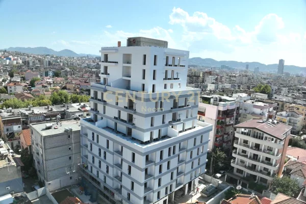 Shtepi ne shitje Apartament ne Tirane, 2+1, Mobilimi Pjeserisht e mobiluar, Pagesa 230,000  Euro.