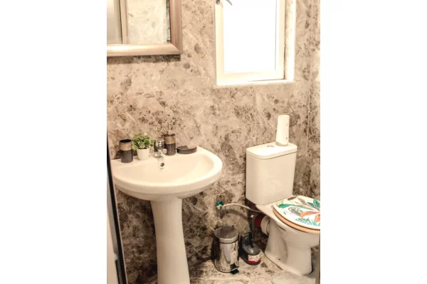 Shtepi ne shitje Apartament ne Tirane, 1+1, Mobilimi E mobiluar, Pagesa 87,000  Euro.