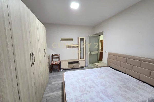 Shtepi ne shitje Apartament ne Tirane, 1+1, Mobilimi E mobiluar, Pagesa 147,000  Euro.