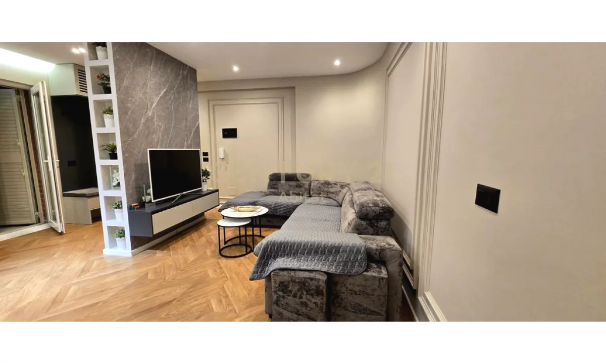 Shtepi ne shitje Apartament ne Tirane, 1+1, Mobilimi E mobiluar, Pagesa 170,000  Euro.