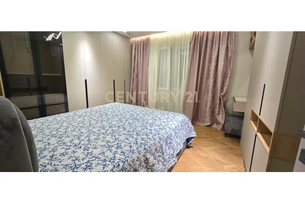 Shtepi ne shitje Apartament ne Tirane, 1+1, Mobilimi E mobiluar, Pagesa 170,000  Euro.