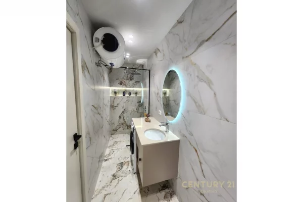 Shtepi ne shitje Apartament ne Durres, 2+1, Mobilimi E mobiluar, Pagesa 165,000  Euro.