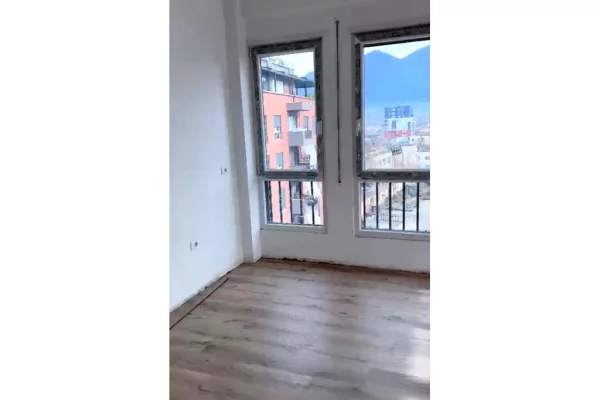 Shtepi ne shitje Apartament ne Tirane, 2+1, Mobilimi Bosh, pa mobiluar, Pagesa 131,000  Euro.