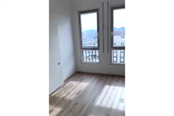 Shtepi ne shitje Apartament ne Tirane, 2+1, Mobilimi Bosh, pa mobiluar, Pagesa 131,000  Euro.