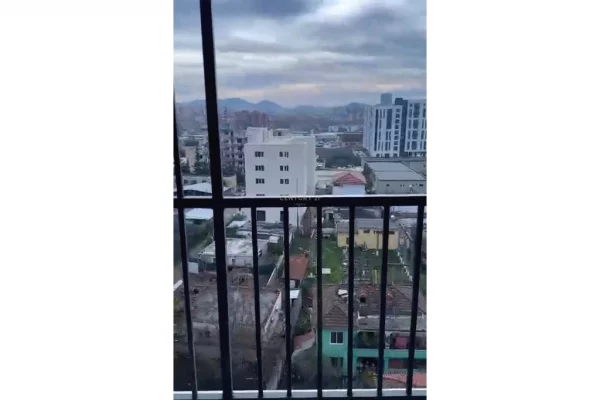 Shtepi ne shitje Apartament ne Tirane, 2+1, Mobilimi Bosh, pa mobiluar, Pagesa 131,000  Euro.