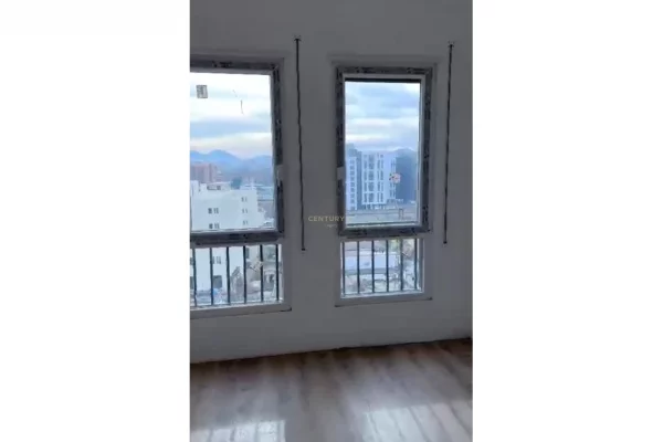 Shtepi ne shitje Apartament ne Tirane, 2+1, Mobilimi Bosh, pa mobiluar, Pagesa 131,000  Euro.