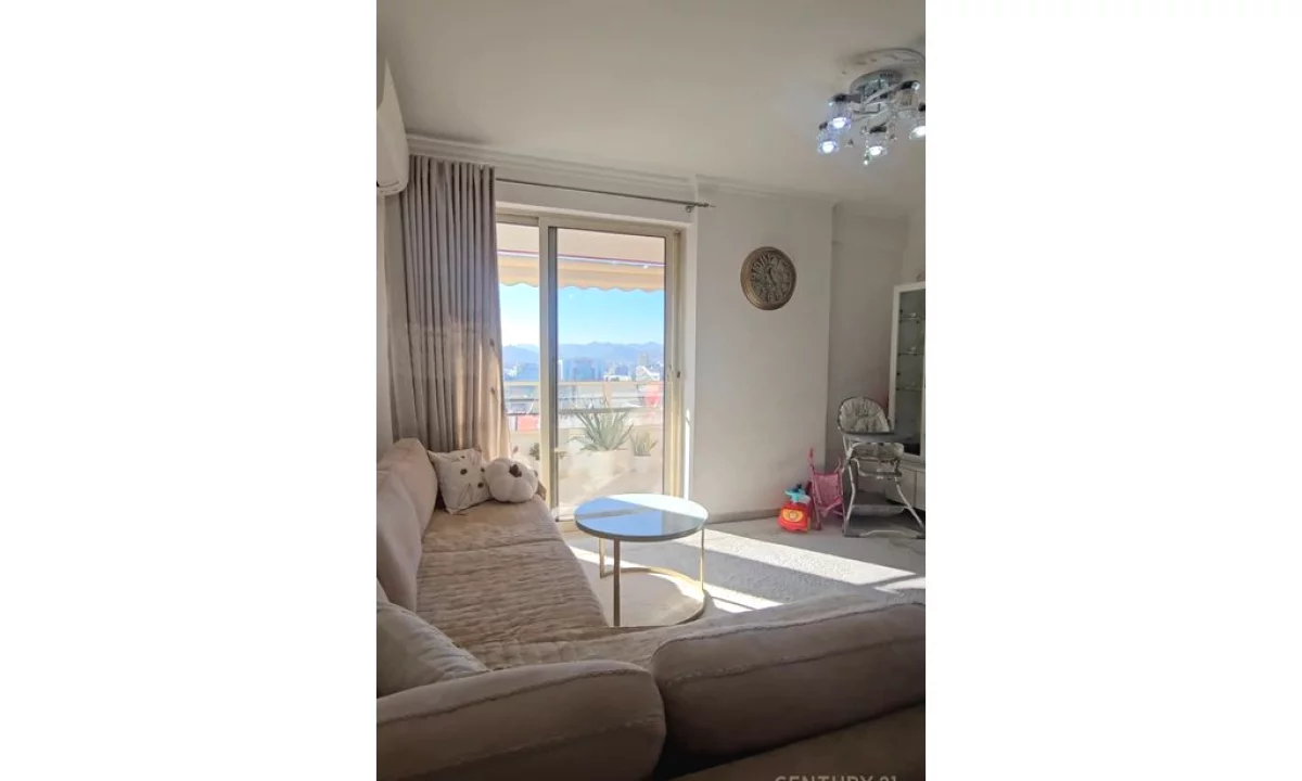 Shtepi ne shitje Apartament ne Tirane, 2+1, Mobilimi E mobiluar, Pagesa 140,000  Euro.