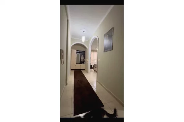 Shtepi ne shitje Apartament ne Tirane, 2+1, Mobilimi E mobiluar, Pagesa 135,000  Euro.