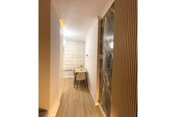 Shtepi ne shitje Apartament ne Tirane, 1+1, Mobilimi E mobiluar, Pagesa 125,000  Euro.