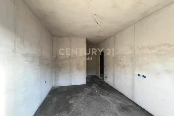 Shtepi ne shitje Apartament ne Tirane, 2+1, Mobilimi E mobiluar, Pagesa 125,000  Euro.