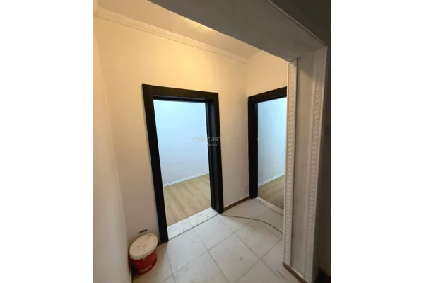 Shtepi ne shitje Apartament ne Tirane, 1+1, Mobilimi Pjeserisht e mobiluar, Pagesa 91,000  Euro.